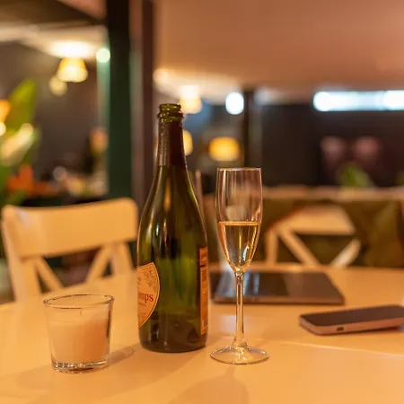 I Am La And Nocleg ze śniadaniem Benalmádena