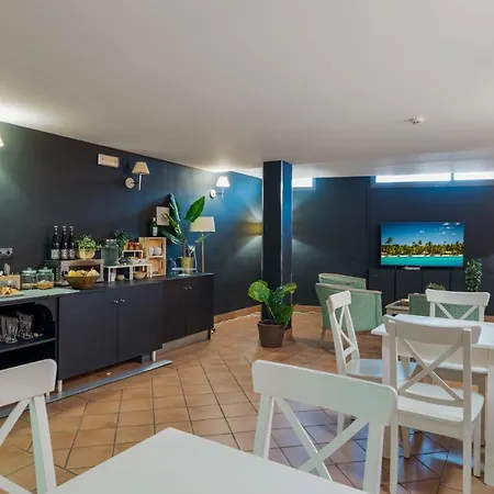 I Am La And Benalmádena